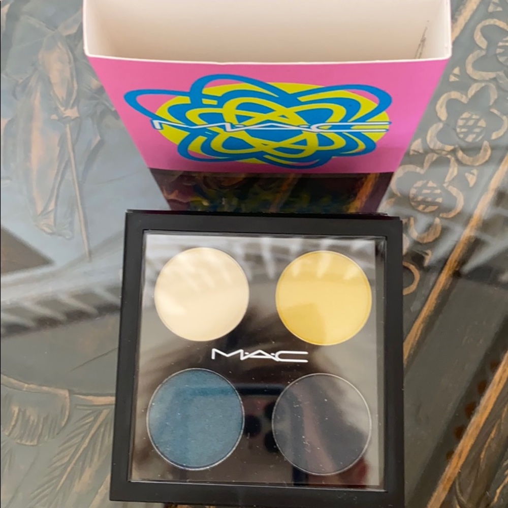 Mac Eyeshadow - Picture 2 of 6